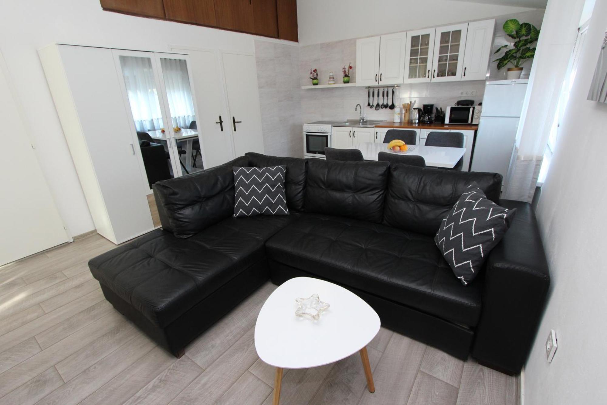 Apartments Hawaii บานโจเล ภายนอก รูปภาพ